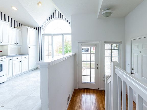 5th image of 80 Wildemere Dr