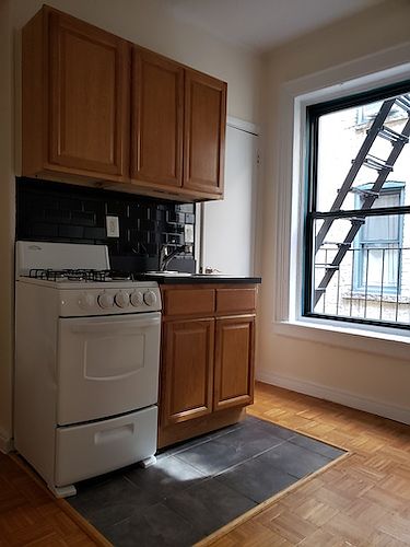 1st image of 260 6th Ave APT 22