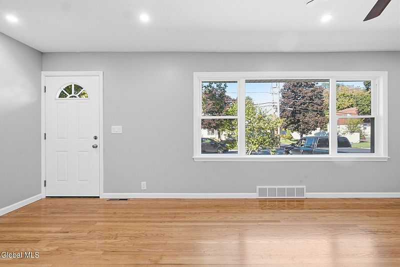 5th image of 108 Fort Hunter Road