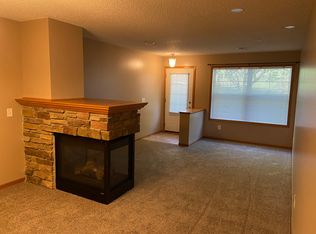 3225 Oak View Dr, Woodbury, MN 55129