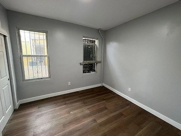 2nd image of 317 Coit St APT 1