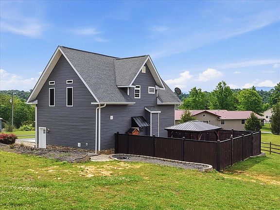 4th image of 932 Hidden Harbor Ln