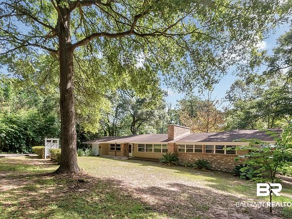 2nd image of 4652 Pinewood Dr E