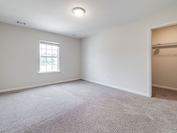4th image of 140 Barfield Way
