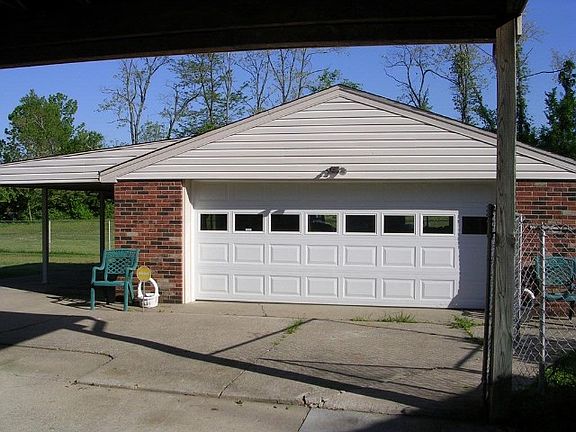 2nd image of 2406 Hereford Ct