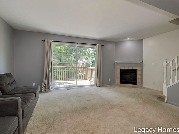 2nd image of 3918 Courtyard Pl SE #13