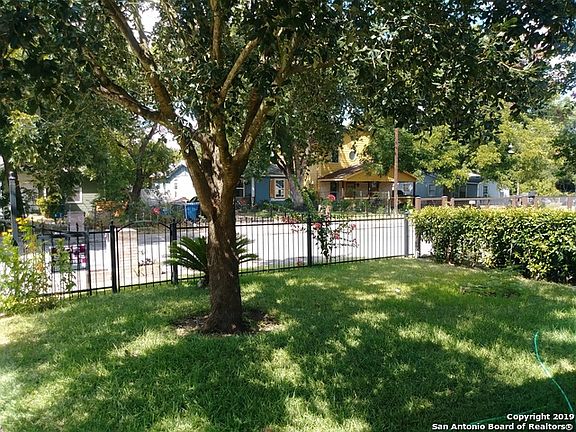 5th image of 322 Segura St
