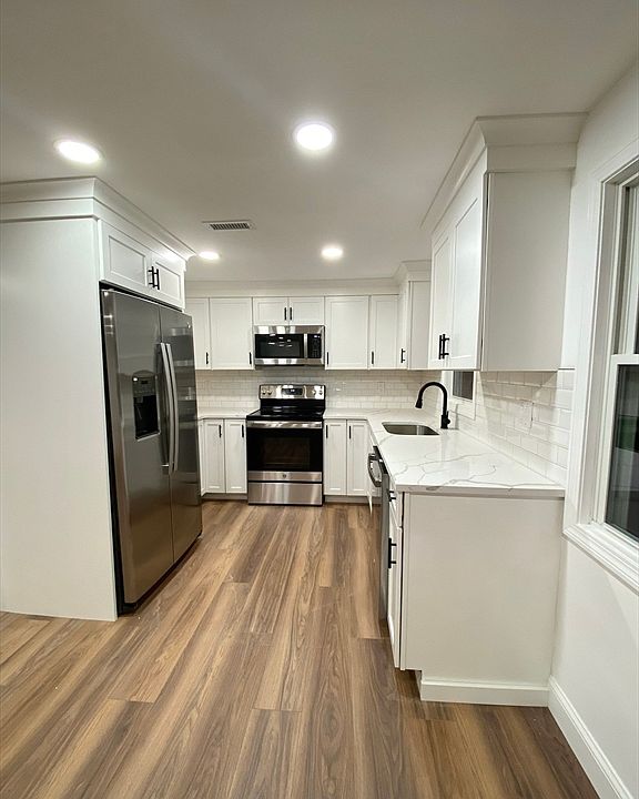 61 Burley St, Danvers, MA 01923 Zillow