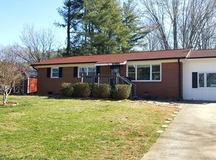 56 Pleasant Ridge Dr, Asheville, NC 28805