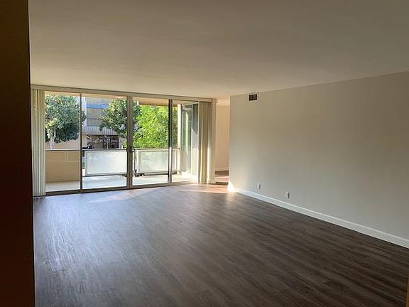 4th image of 420 N Louise St APT 1