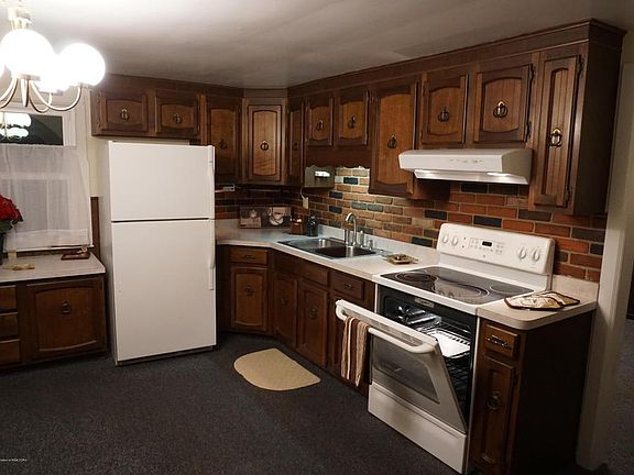 3rd image of 991 West St