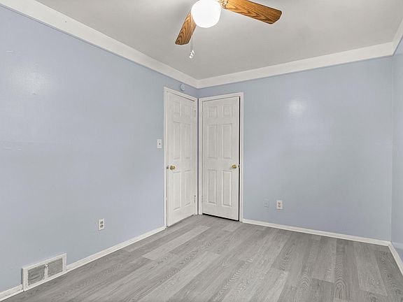 2nd image of 4685 Grindley Park St
