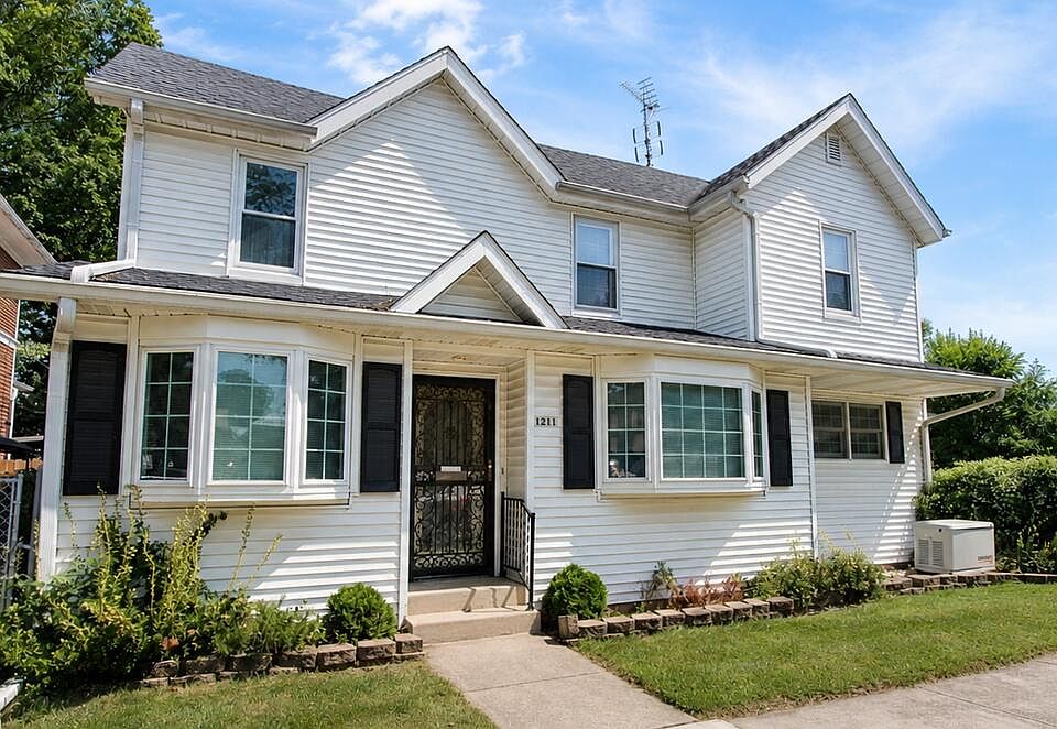 1st image of 1211 Clay St