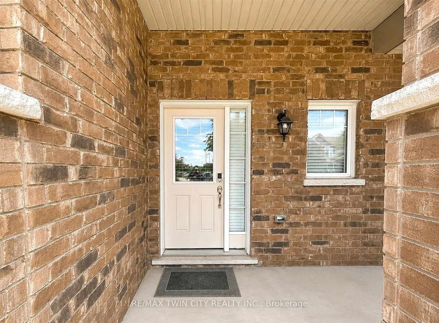 3 bed, $2,500 — Photo 2