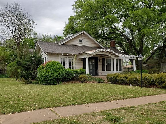 3rd image of 1001 NW Euclid Ave