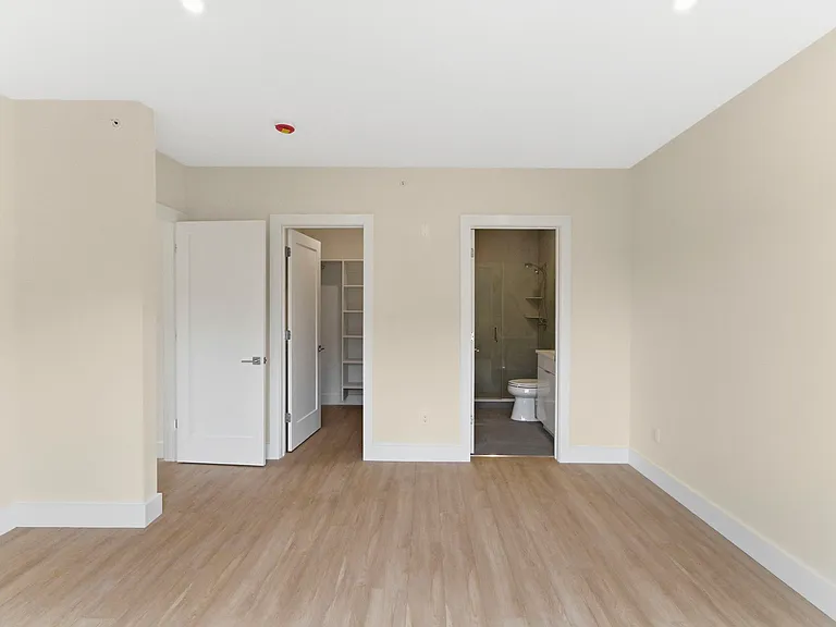850 Broad Ave #C — Photo 12