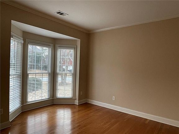 3rd image of 245 Gladeside Path
