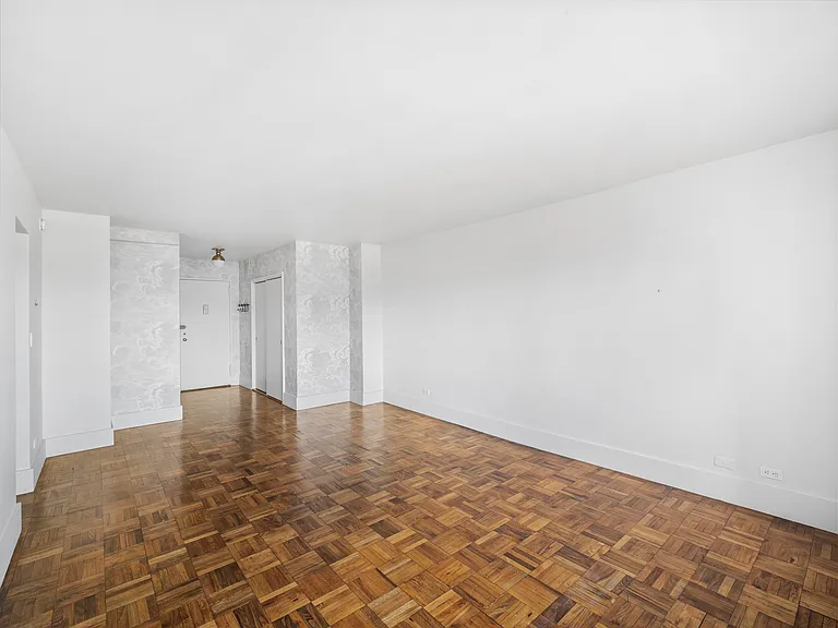 14 Horatio St #12K — Photo 7