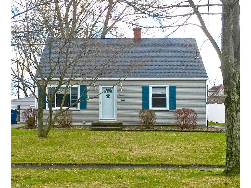 11 Delaware Ave photo 1
