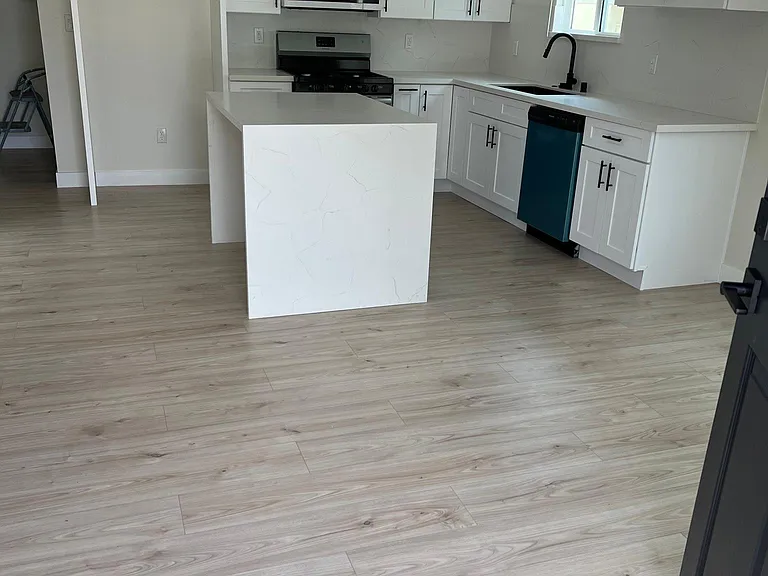 1170 Raymond Ave — Photo 7