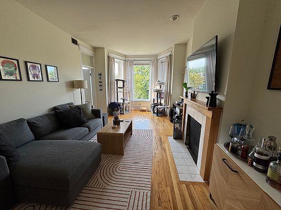 3rd image of 1451 W Belle Plaine Ave #3