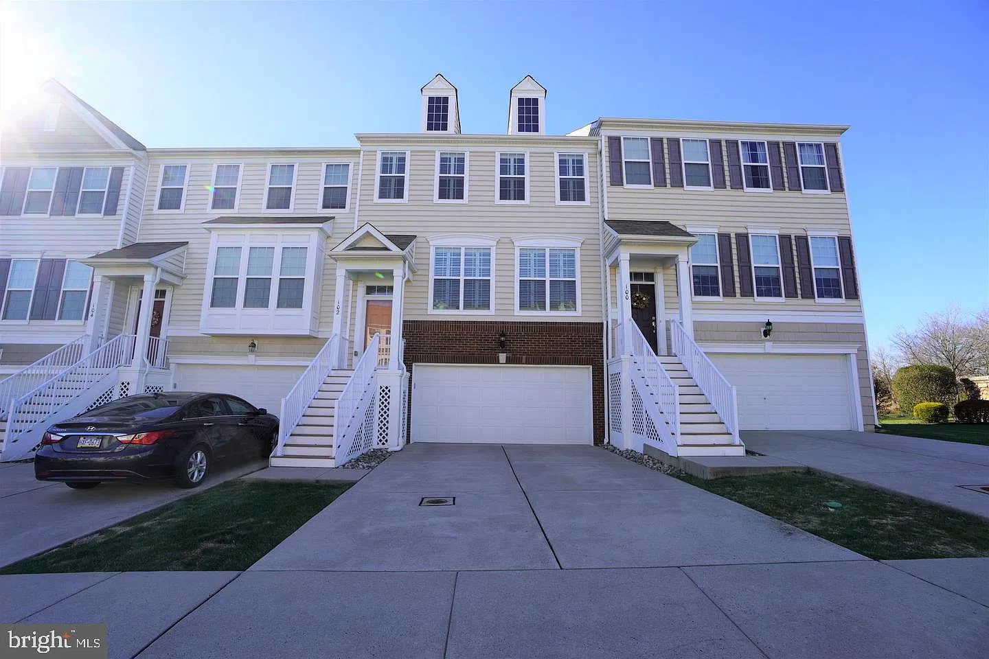 3 bed, 4.0 bath, 2296 sqft, $3,350 — Photo 1
