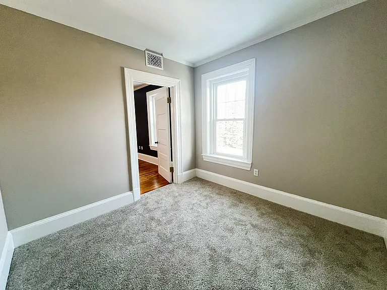 33 Maplewood Ave #204 — Photo 4