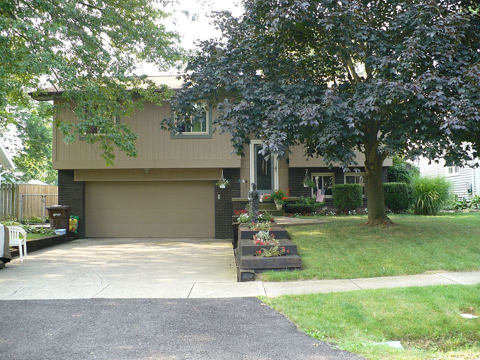 1st image of 3770 Louise St