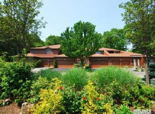 22 Hunt Ct, Jericho, NY 11753