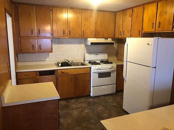 2nd image of 517 Magnolia St