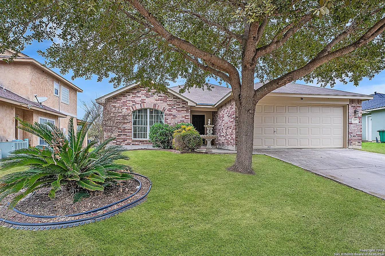 3 bed, 1795 sqft, $1,800 — Photo 1