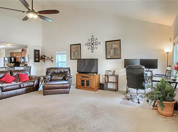 4th image of 13240 Ring Dr