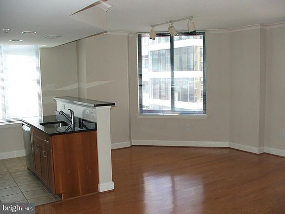 2nd image of 1201 N Garfield St APT 506