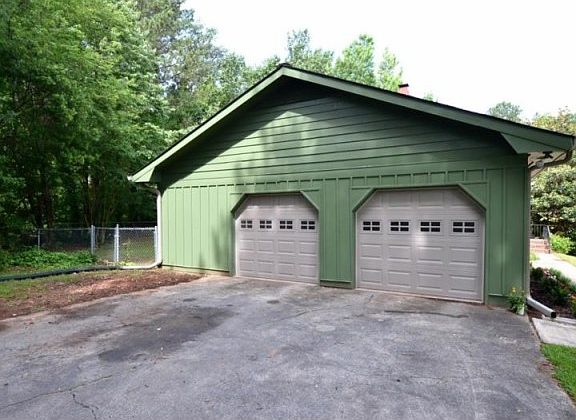 3rd image of 4555 Cedar Heights Ct
