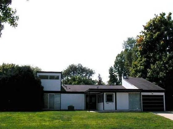 1103 Eliot Dr photo 1
