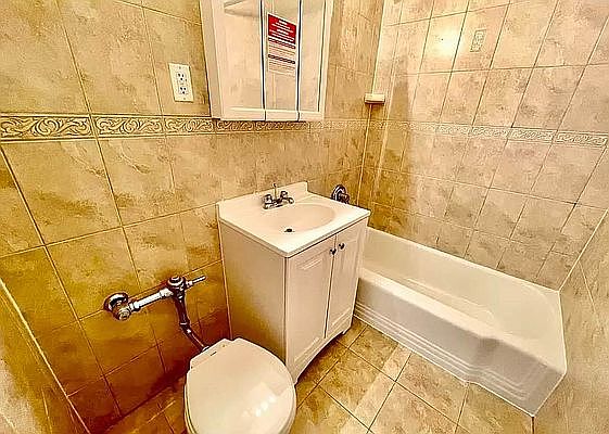 4th image of 16201 Highland Ave #6