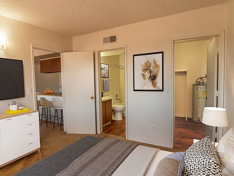 Falcon Court Apartments — Photo 17
