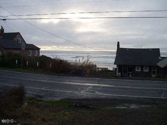 2nd image of 6826 NW Logan Rd