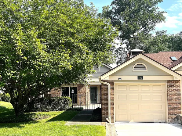 108 Glenbrook Dr, Hendersonville, NC 28739