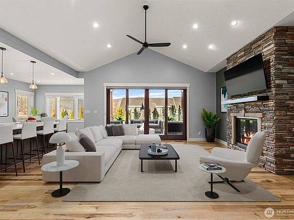 2nd image of 1330 N Arbor Terrace