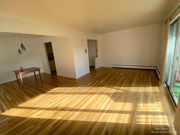 5th image of 1245 Island Dr APT 201