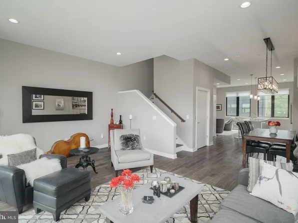 4579 Riverside Way, Philadelphia, PA 19127