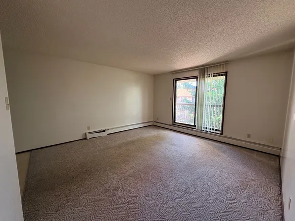 5212 53rd St, Rocky Mountain House, AB