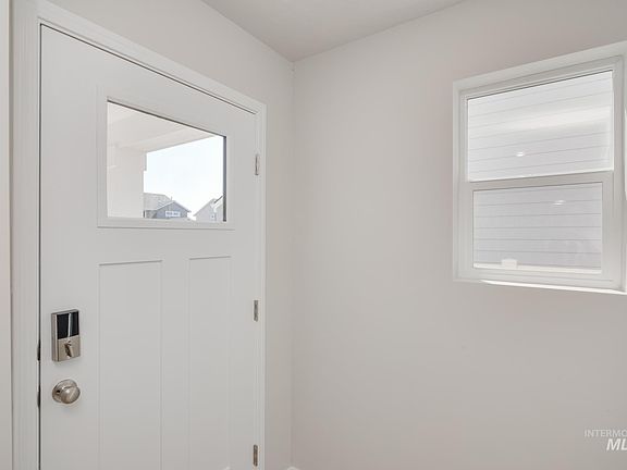 3rd image of 141 N Cranesbill Ave