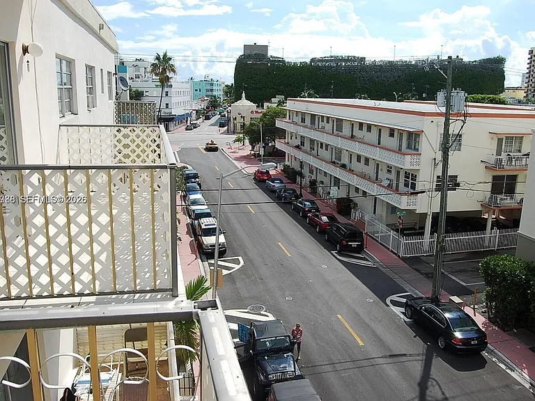 701 Euclid Ave #403 — Photo 3
