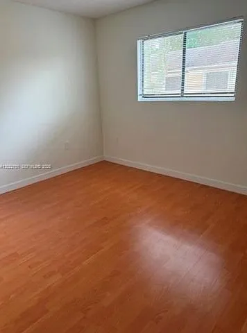 9475 Palm Cir N — Photo 10