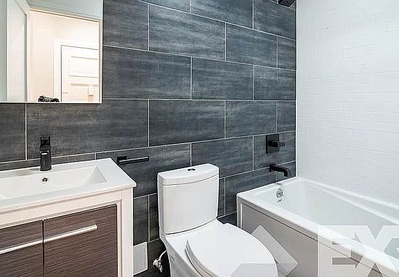 5th image of 123 8th Ave #4R