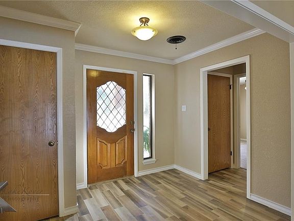 4th image of 2875 Piping Rock Dr