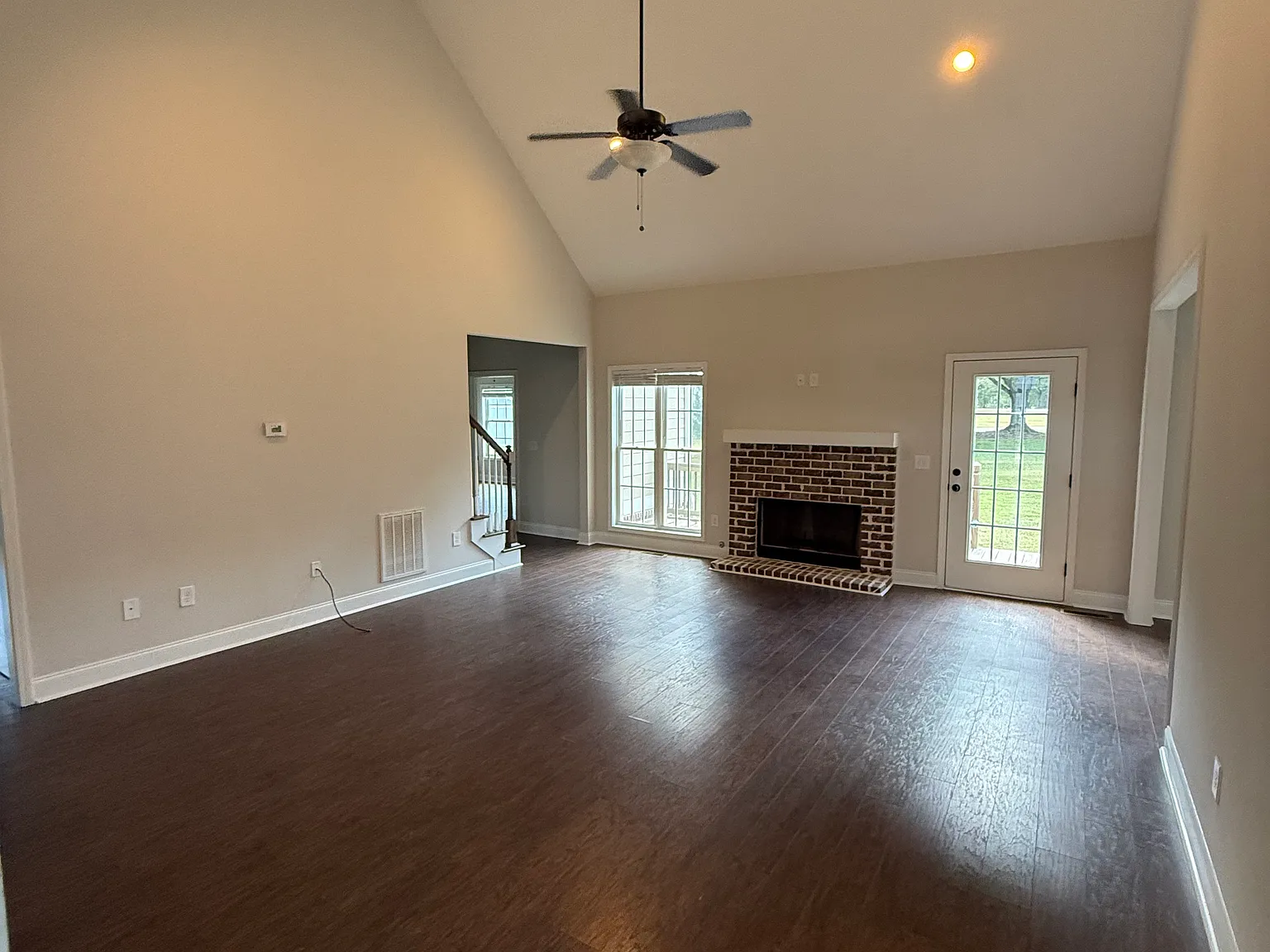 4 bed, 2050 sqft, $2,700 — Photo 2