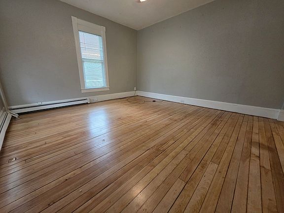 3rd image of 519 N Barstow St #519